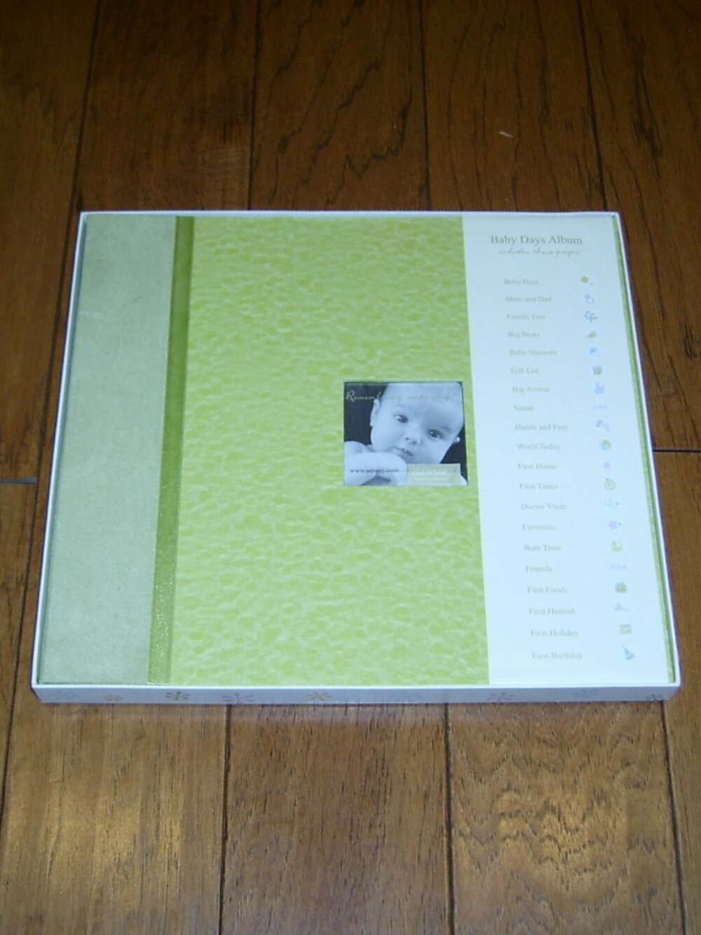 Aimee J Baby Days Memory Album Scrapbook, Green, NIB